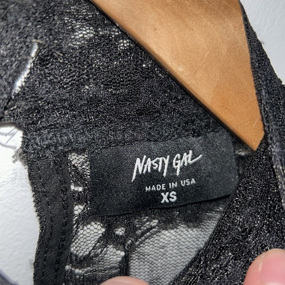 Nasty Gal Funnel Neck Lace Sheer Long Sleeve Top Keyhole Back with Button Detail - Picture 5 of 10